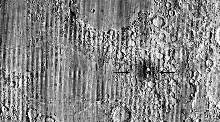 Comparação de imagens do Lunar Reconnaissance Orbiter revelou uma grande alteração na superfície lunar. Imagem: NASA Goddard/Intuitive Machines/Robert Wagner