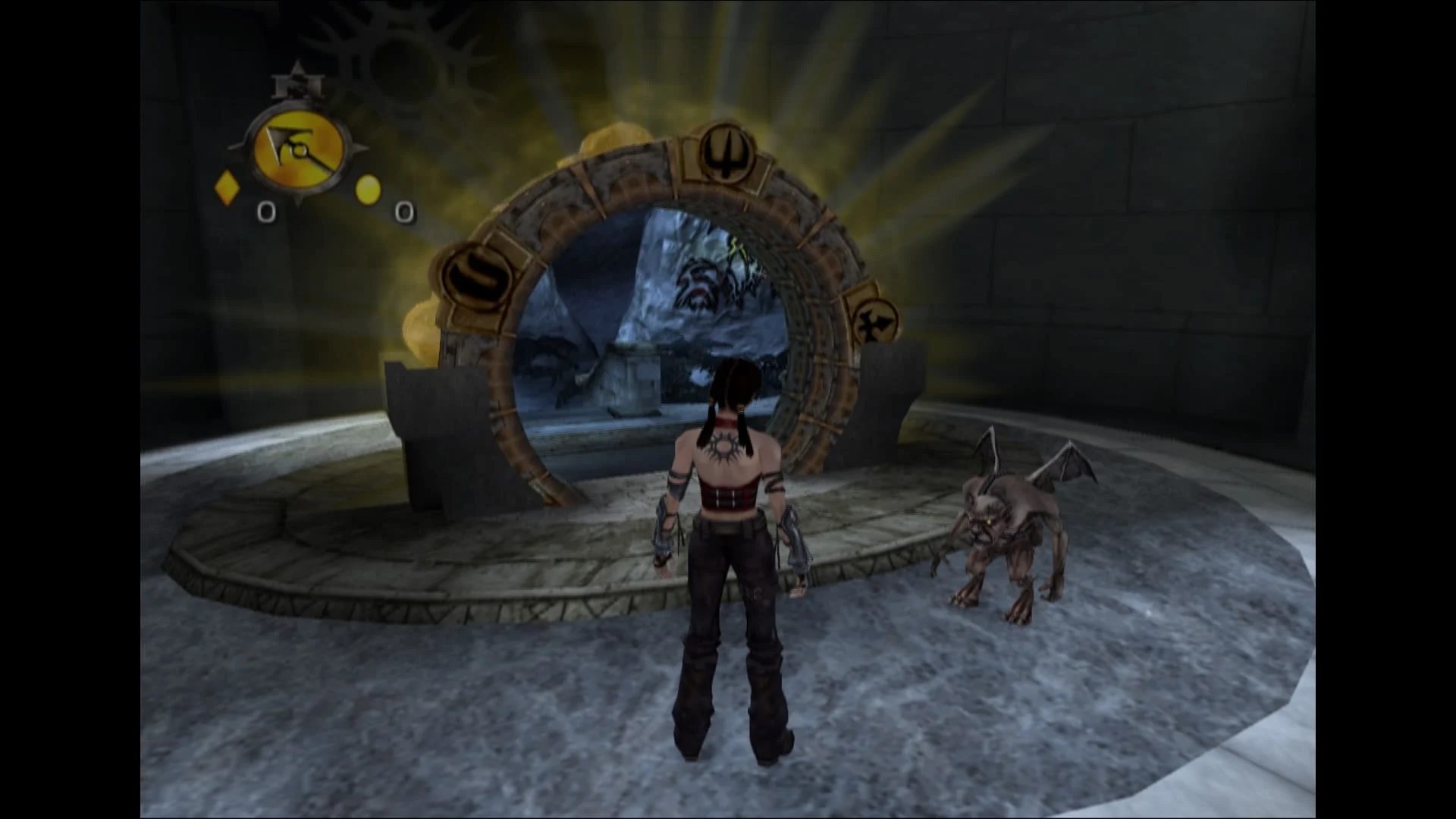 Jen e Scree diante de um portal circular em um ambiente de pedra em Primal.