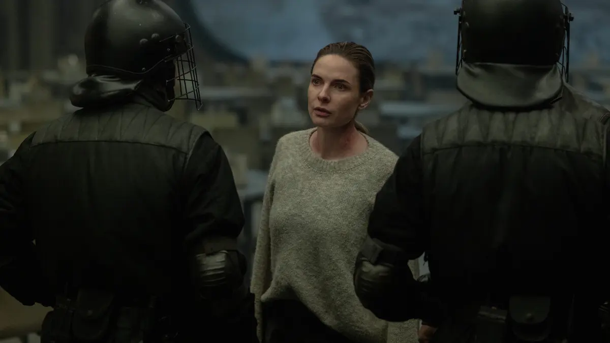 Juliette Nichols, interpretada por Rebecca Ferguson, na terceira temporada de Silo