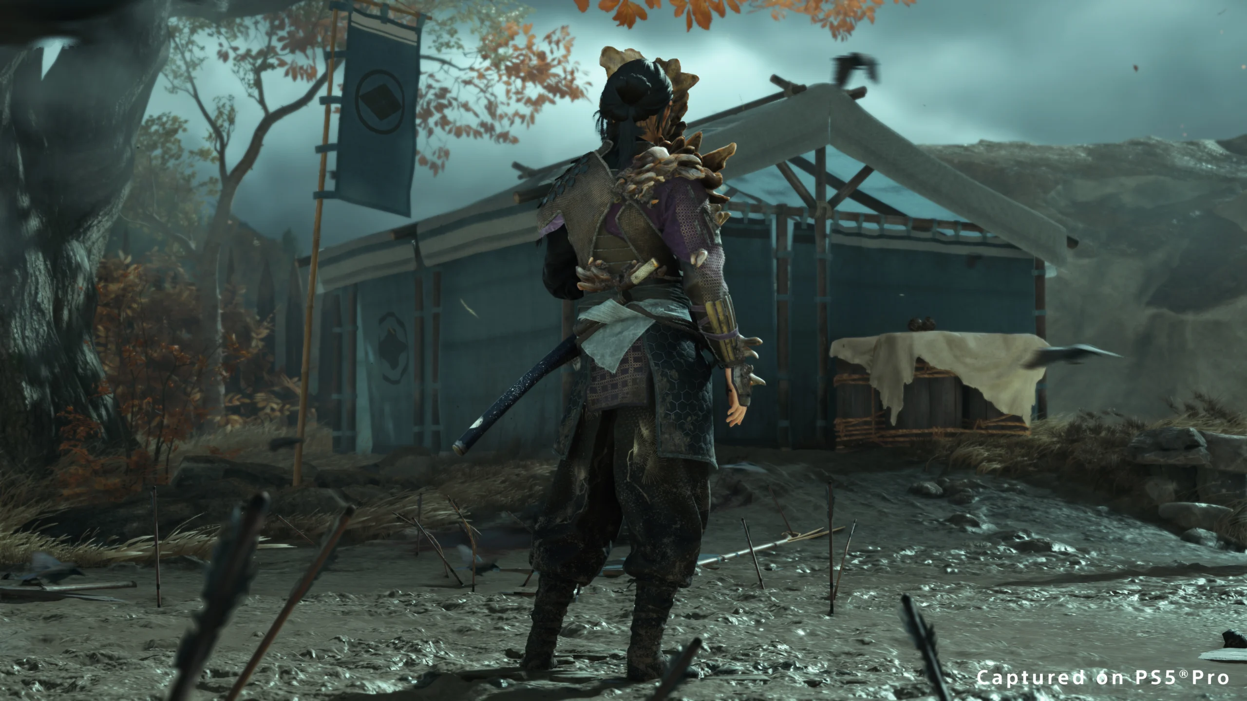 Parte traseira da armadura de Clicker de The Last of Us em Ghost of Yōtei
