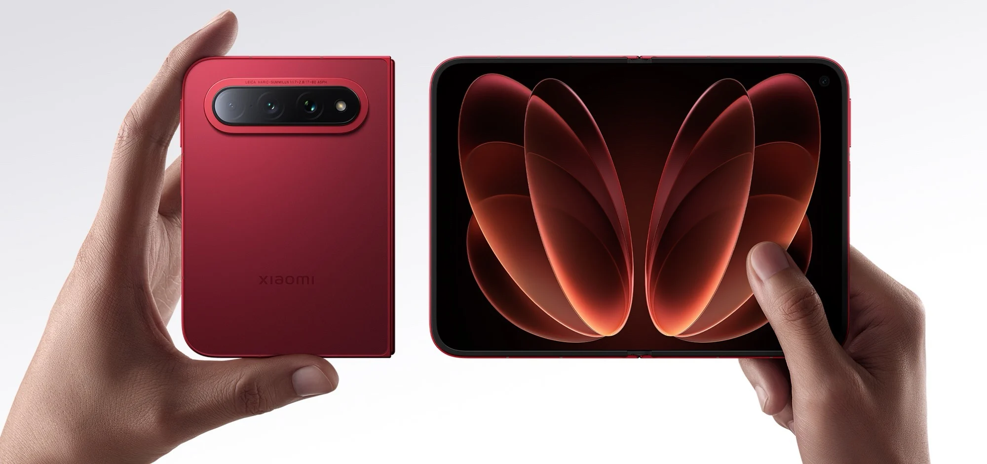 Xiaomi 18 Fold fechado e aberto exibindo suas duas telas