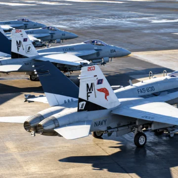 Ace Combat 8 usa primeira pessoa para fazer você sentir o peso de ser um ás