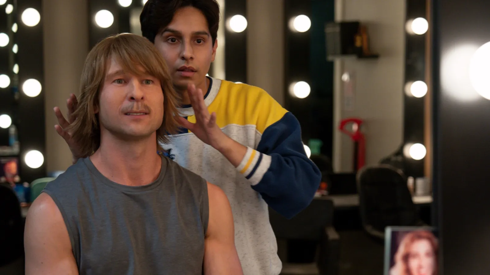 Russ Holliday se transformando em Chad Powers