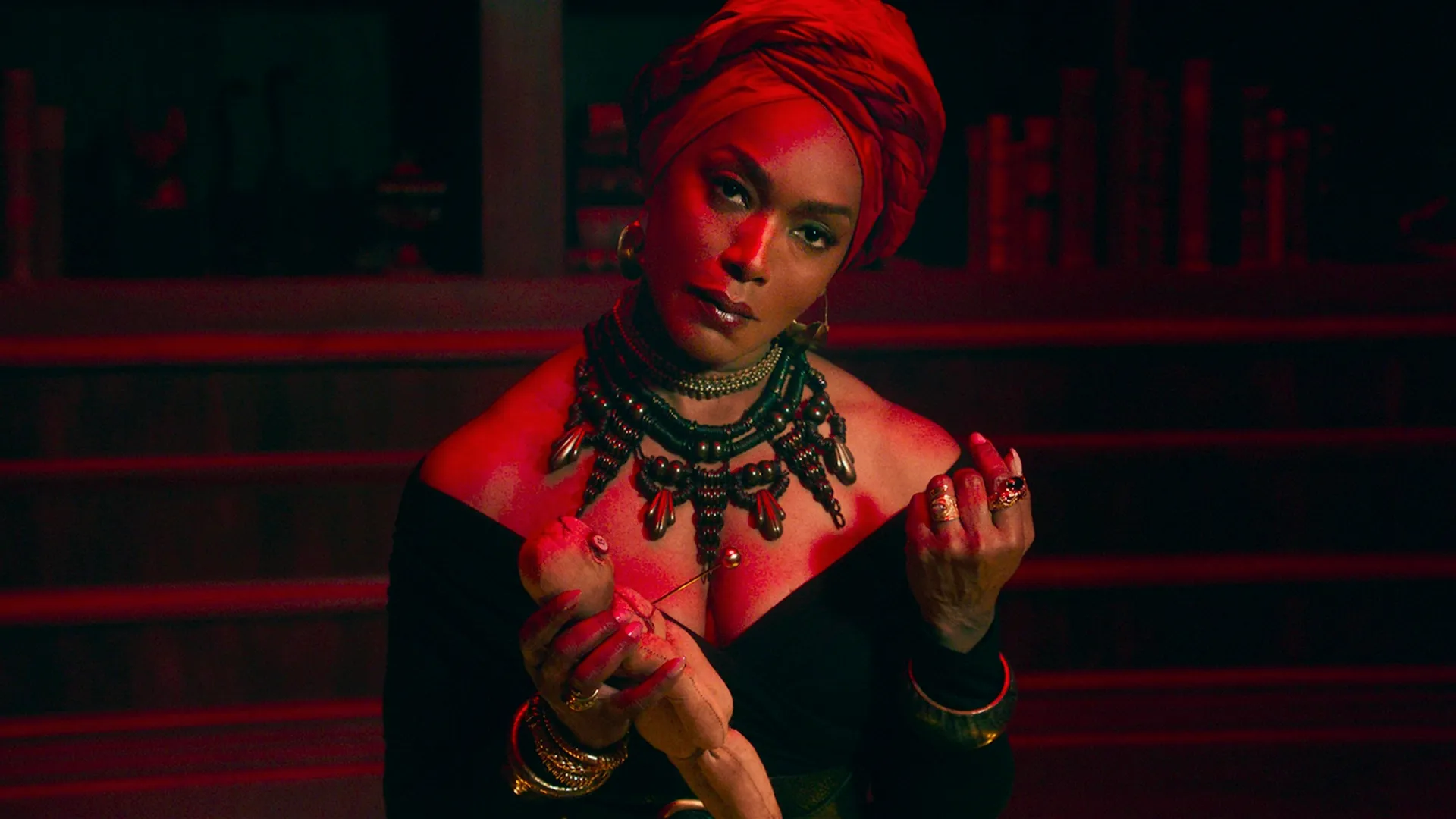 Angela Bassett como Marie Laveau em American Horror Story 13