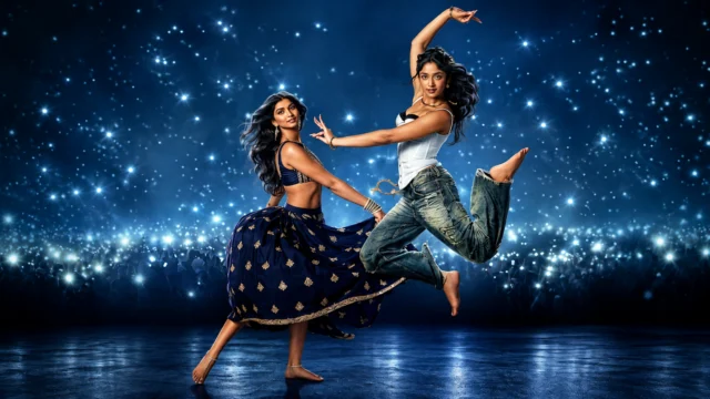 Conforme a Música termina com Maya e Anjali reconciliadas, o UCLA Agni campeão e uma das coreografias mais incomuns do filme: um assalto encenado ao Koh-i-Noor que termina não com a devolução da joia, mas com sua destruição.