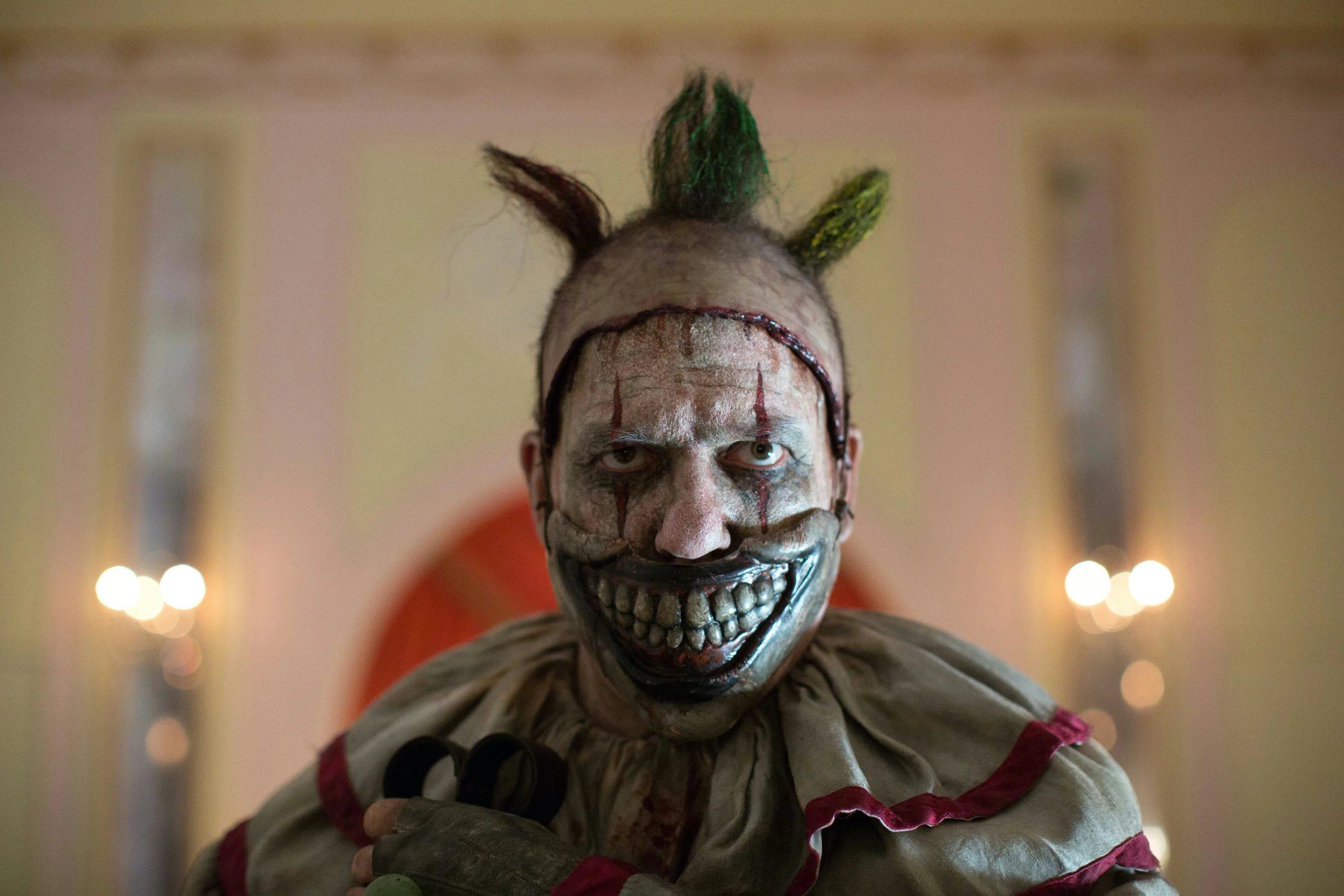 John Carroll Lynch como Twisty o Palhaço em American Horror Story Freak Show