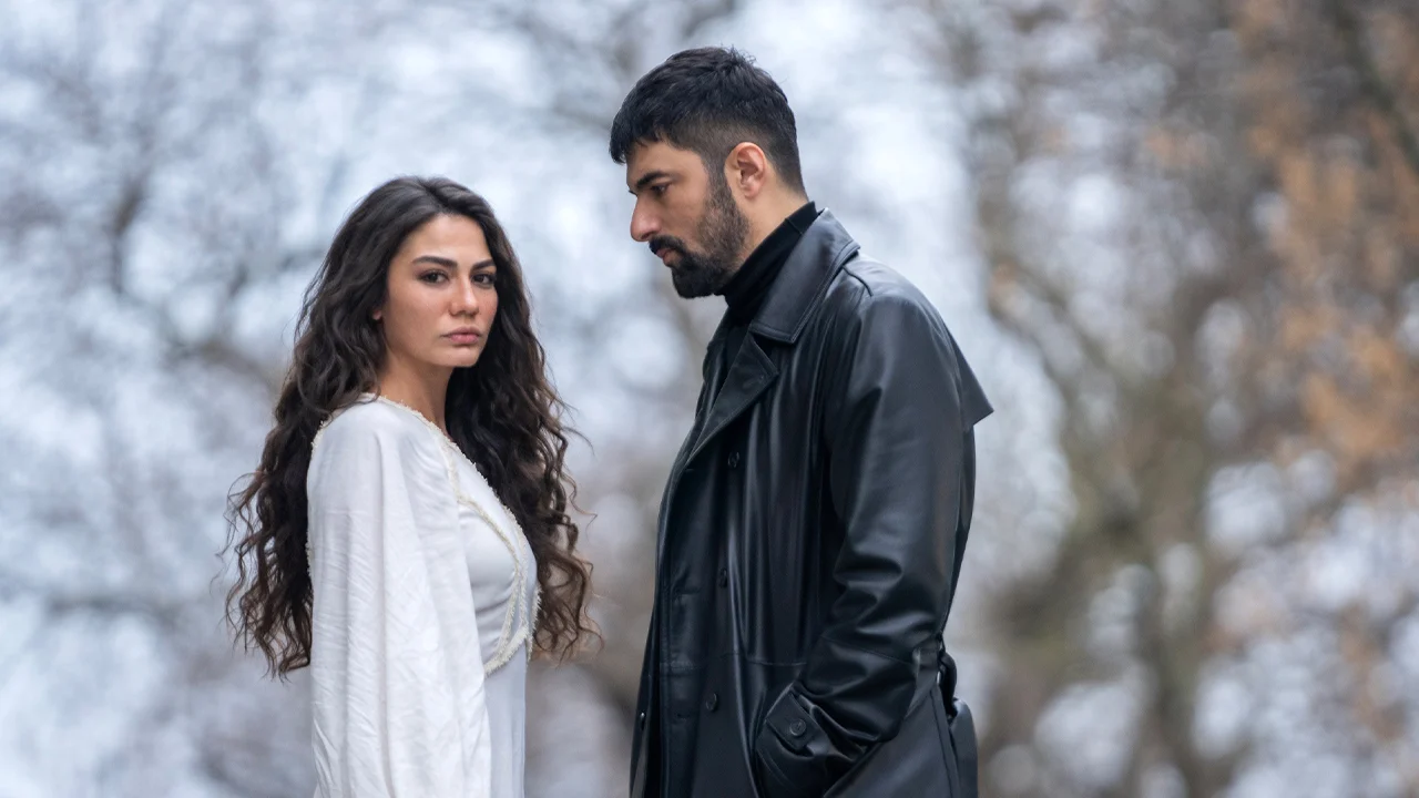 Farah e Tahir juntos em Meu Nome é Farah