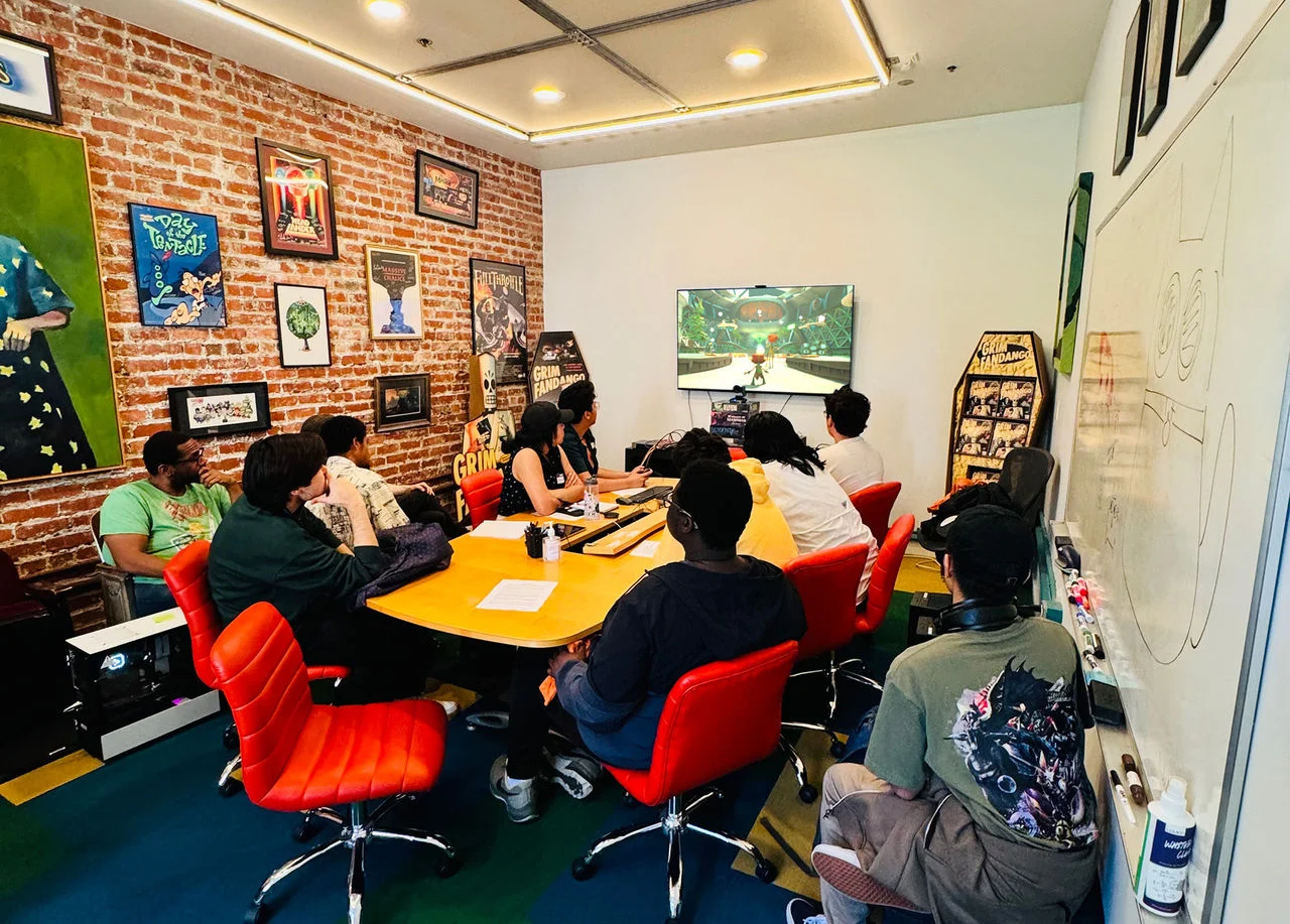 Área de desenvolvimento dentro do escritório da Double Fine Productions