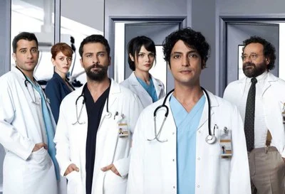 Elenco de Um Milagre Mucize Doktor no hospital