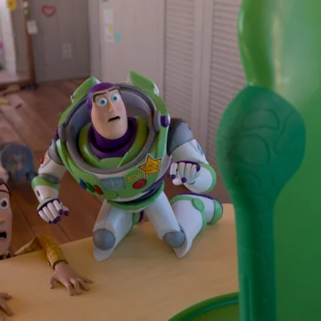 Woody e Buzz Lightyear encaram Lilypad em Toy Story 5