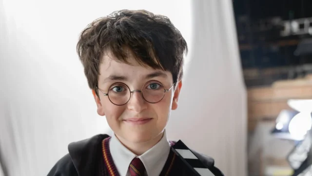 Harry Potter volta a Hogwarts em novo teaser da HBO; veja anúncios do Back to Hogwarts 2026