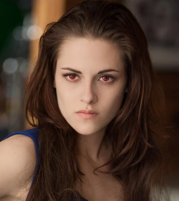 Bella Swan como vampira em A Saga Crepúsculo Amanhecer Parte 2