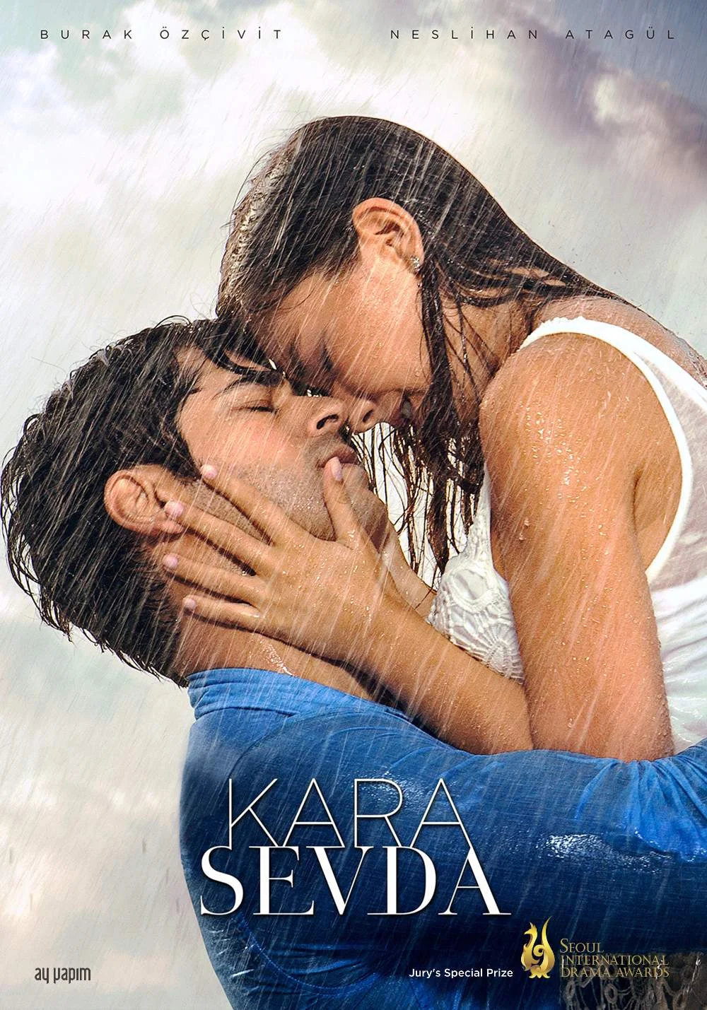 Burak Özçivit e Neslihan Atagül como Kemal e Nihan em Kara Sevda Amor Sem Fim