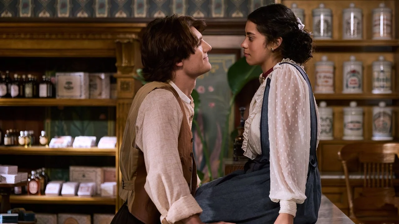 Emilia e Daniel em cena da série Mal de Amores da Netflix