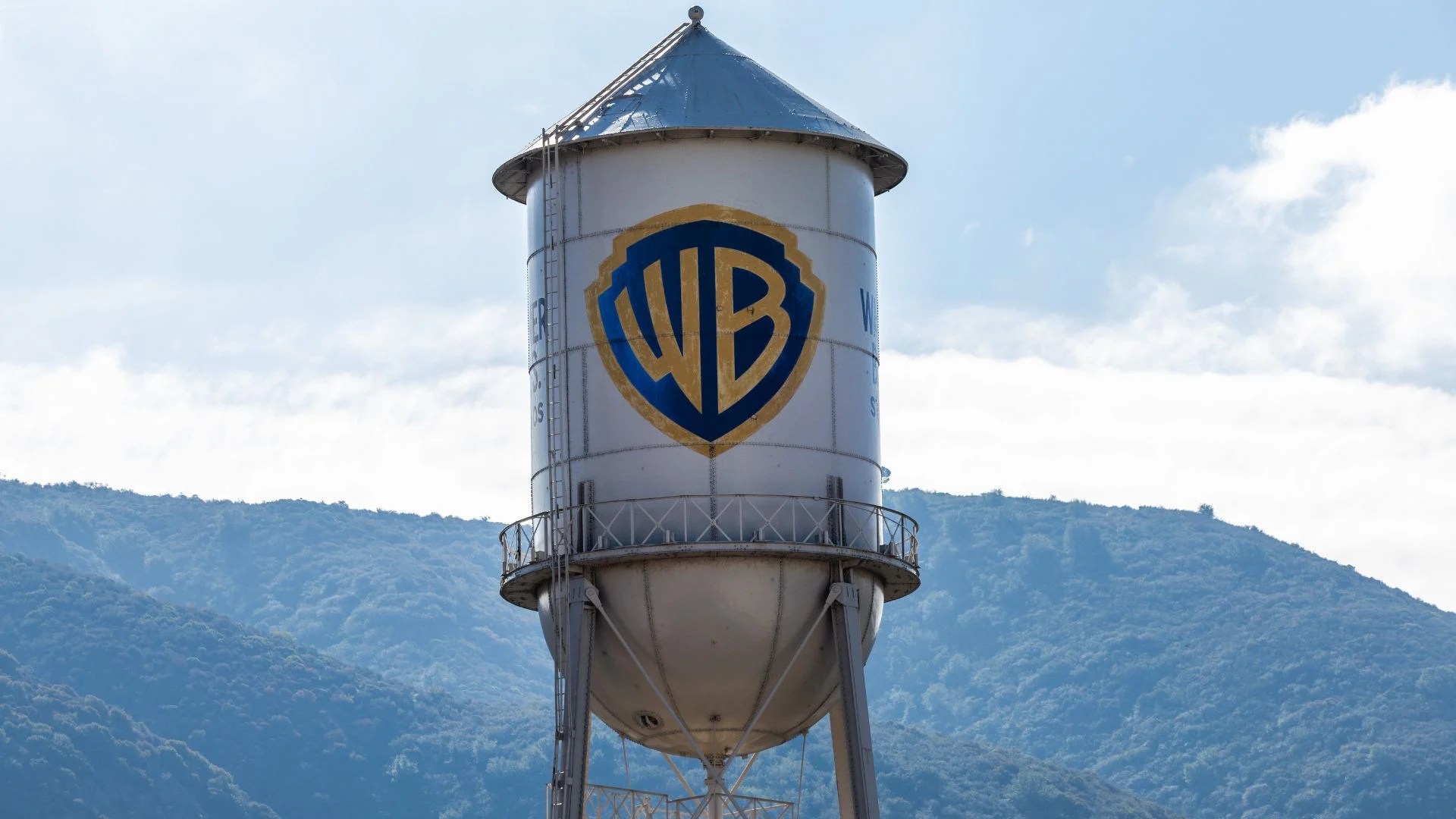 Paramount diz ter caminho livre para comprar Warner e quer concluir negócio em duas semanas