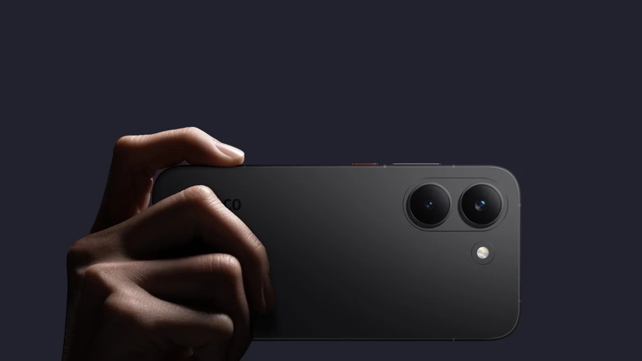 Parte traseira e câmeras do POCO X8 Pro