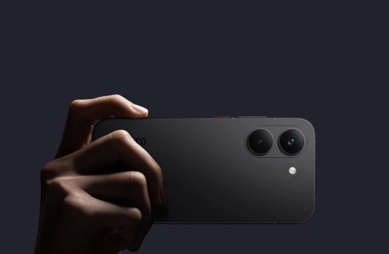 Parte traseira e câmeras do POCO X8 Pro