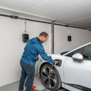 Bateria de carro elétrico dura quanto? Veja garantia, vida útil e quanto custa trocar