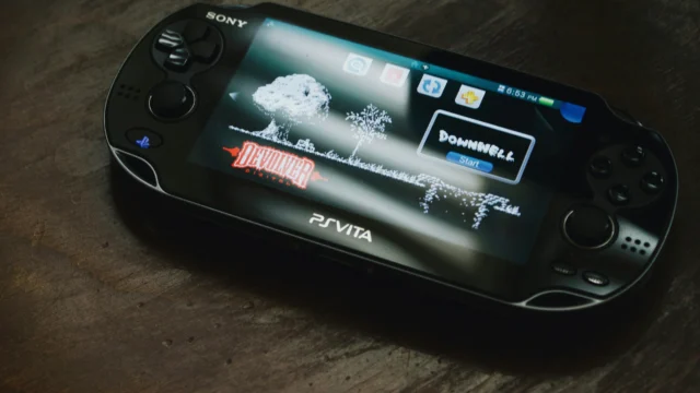 Um novo rumor colocou o próximo portátil da PlayStation de volta no centro das atenções nesta quarta-feira (16).
