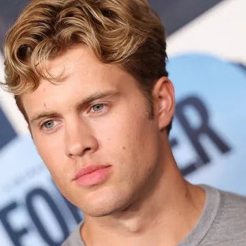 Quem é Sam Braun? Conheça o Josh de A Garota do Remo