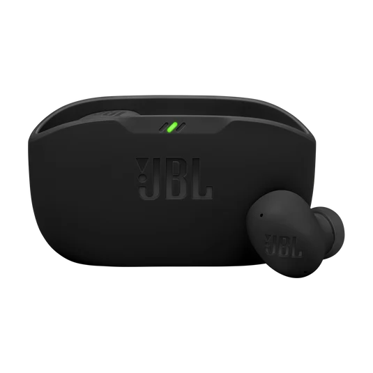 Fone de ouvido JBL Wave Buds 2 preto com estojo e um dos fones à frente