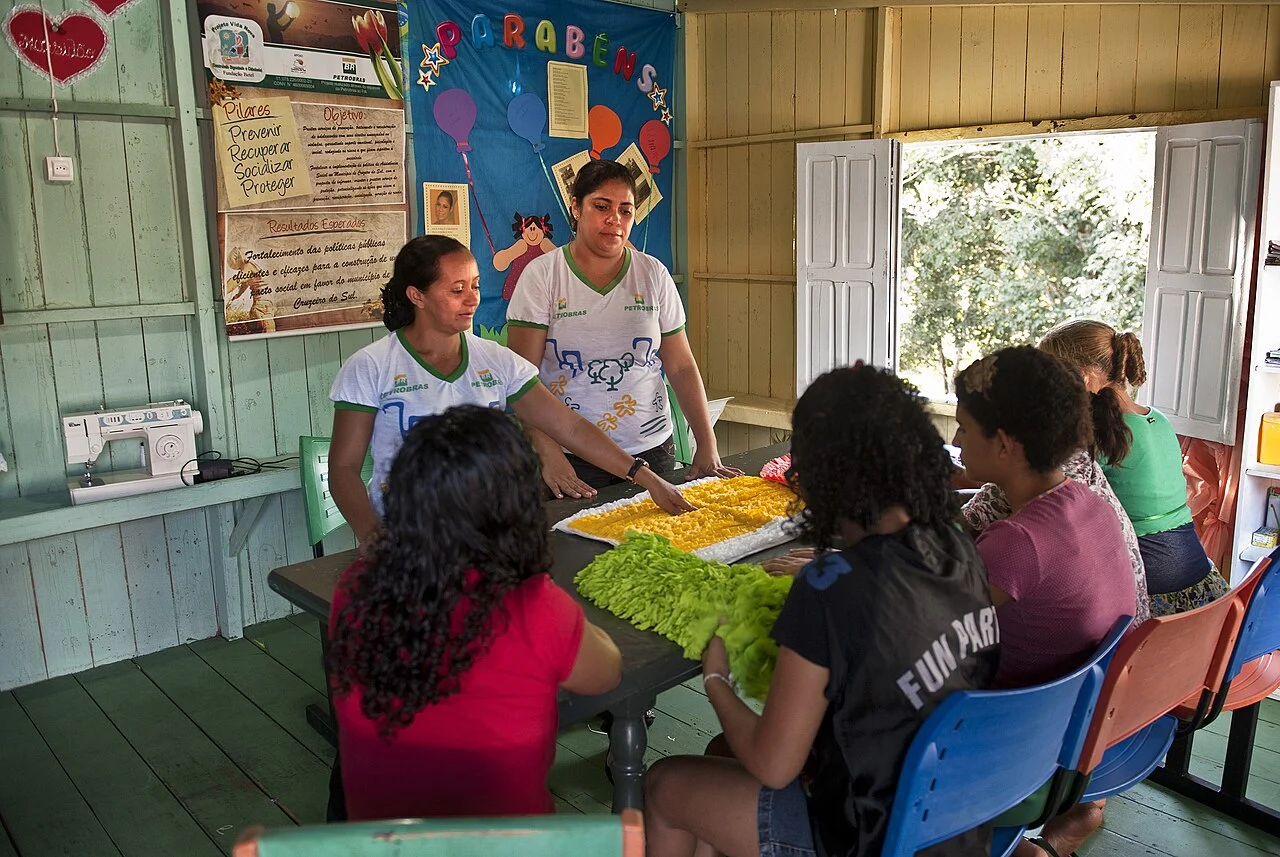 Mulheres participam de atividade comunitária em Cruzeiro do Sul no Acre, em fotografia de arquivo do Ministério do Desenvolvimento Social