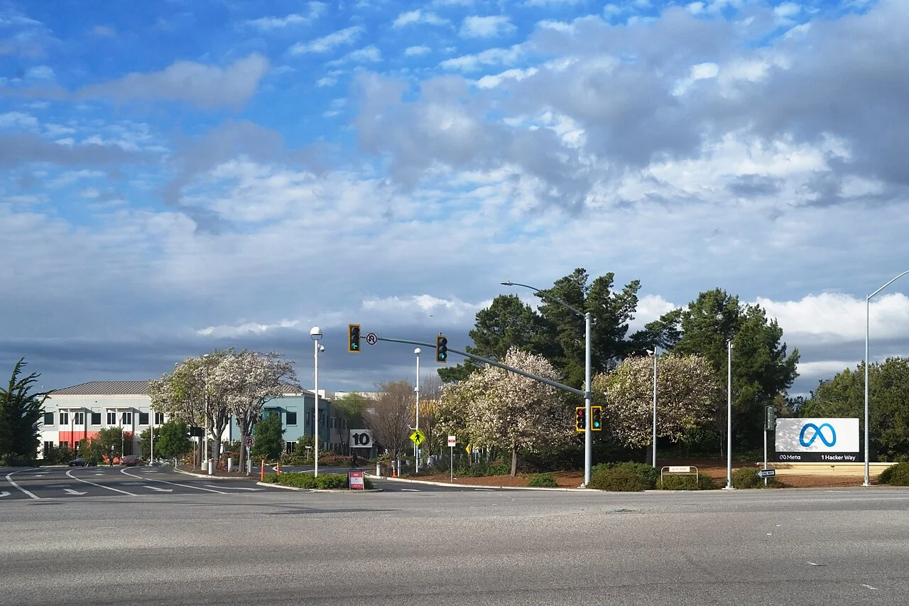 Entrada da sede da Meta Platforms em Menlo Park, na Califórnia