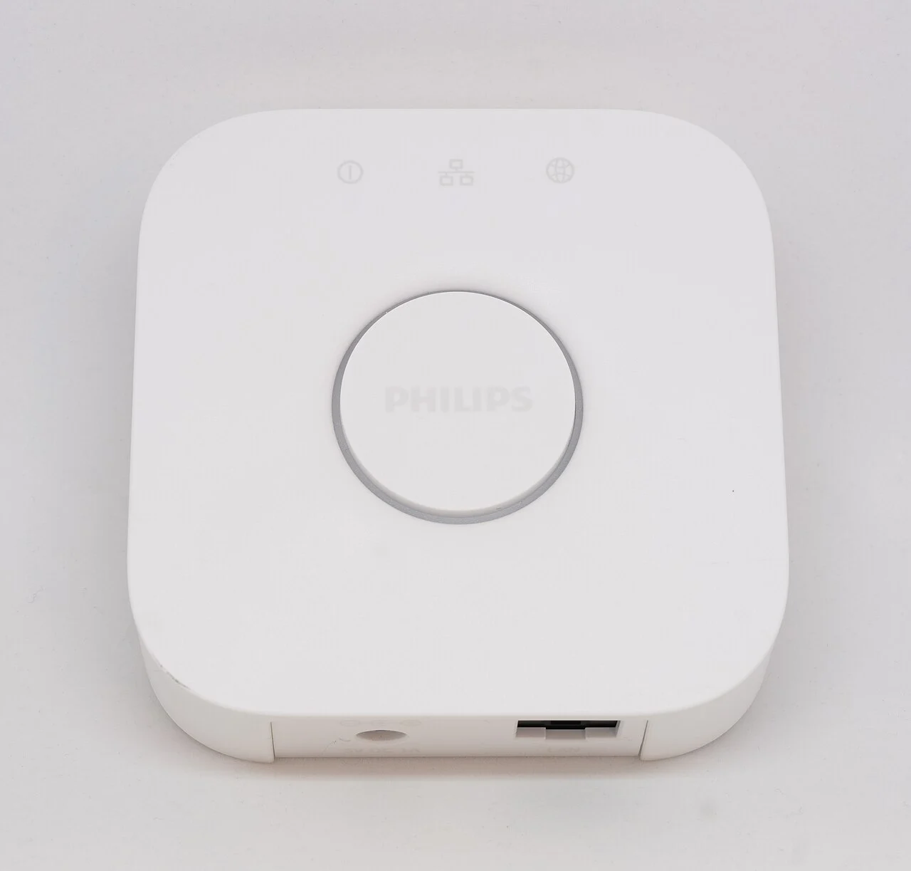 Philips Hue Bridge, central de conexão utilizada por lâmpadas inteligentes da linha Philips Hue