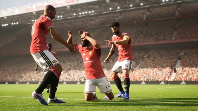 Jogadores do Manchester United comemoram um gol em imagem oficial de eFootball