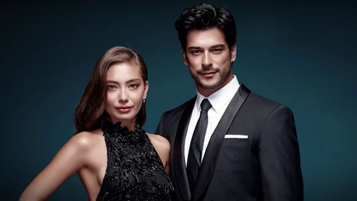 Burak Özçivit e Neslihan Atagül, intérpretes de Kemal e Nihan na novela Kara Sevda