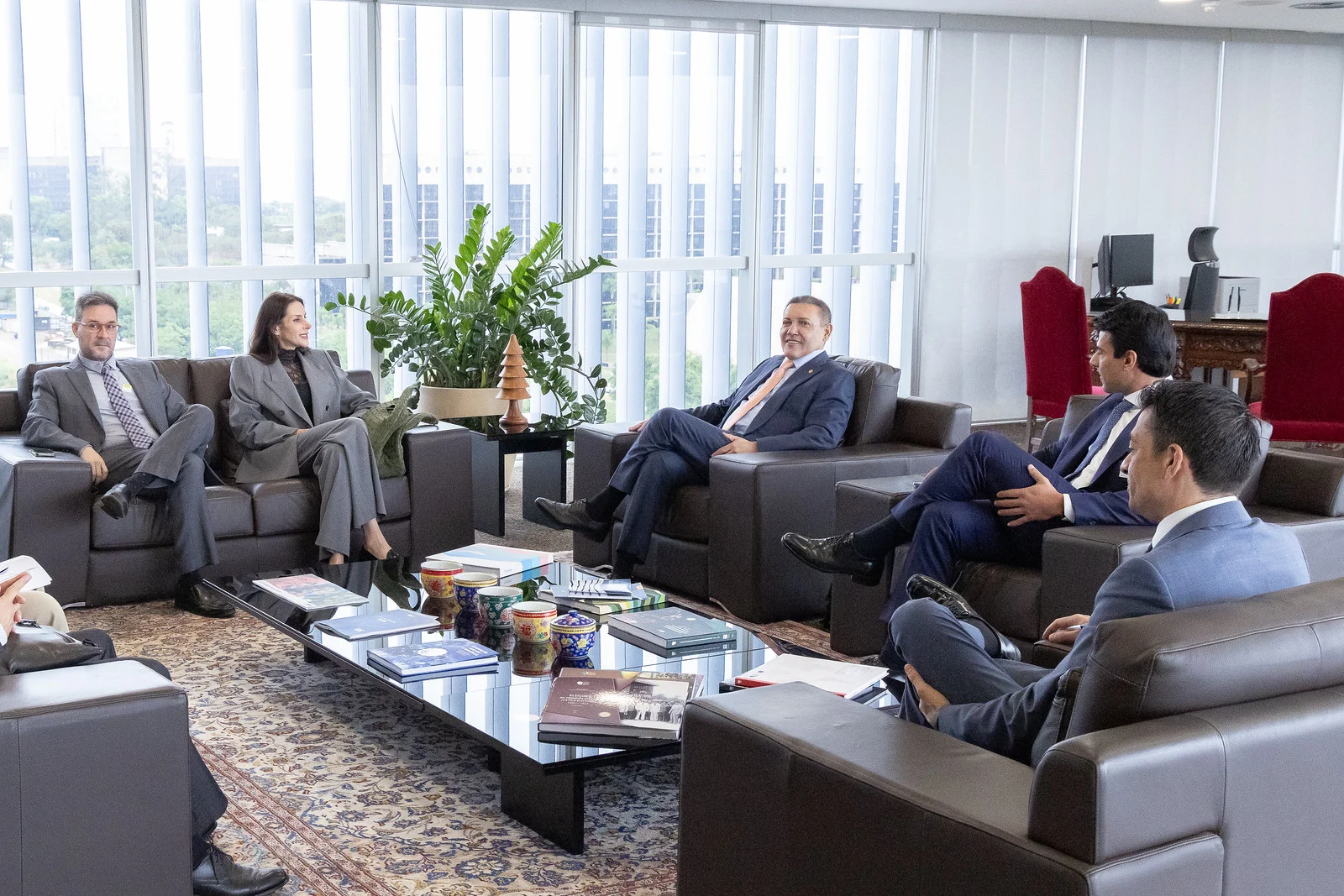 Representantes da Meta em reunião com ministros do Tribunal Superior Eleitoral em Brasília, em 15 de outubro de 2026
