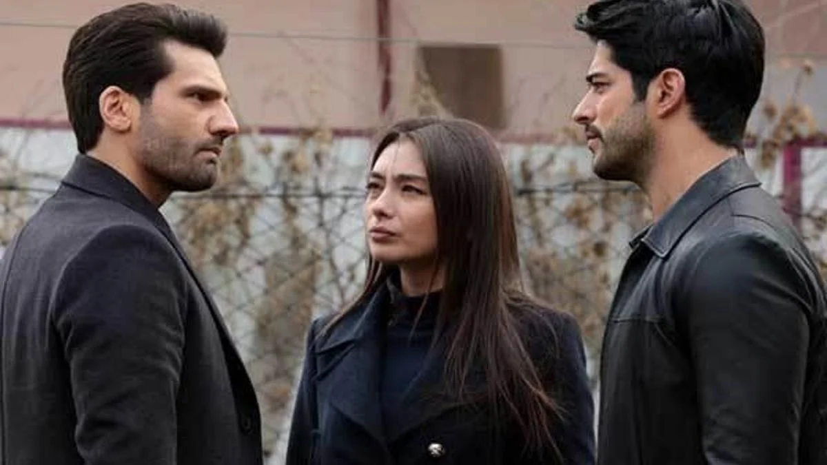Emir, Nihan e Kemal aparecem juntos em uma cena de tensão da novela turca Amor Sem Fim