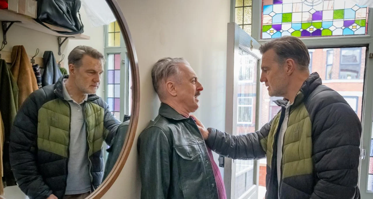 Alan Cumming e David Morrissey em uma cena de tensão da série Tip Toe