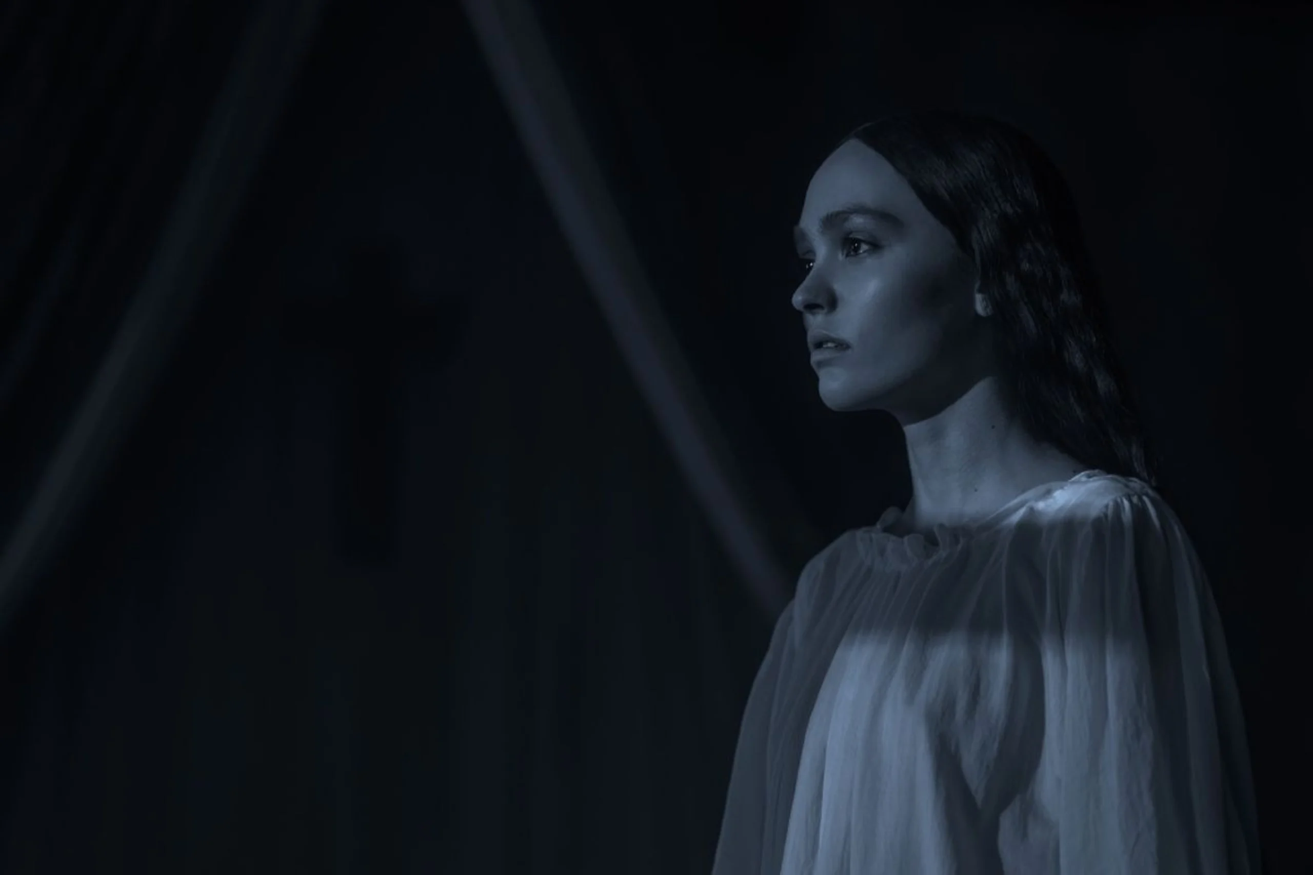 Lily-Rose Depp como Ellen em Nosferatu