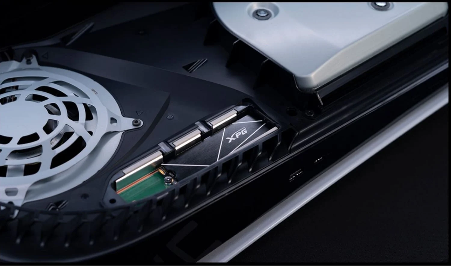 SSD XPG GAMMIX S70 Blade instalado no compartimento de expansão M.2 de um PlayStation 5