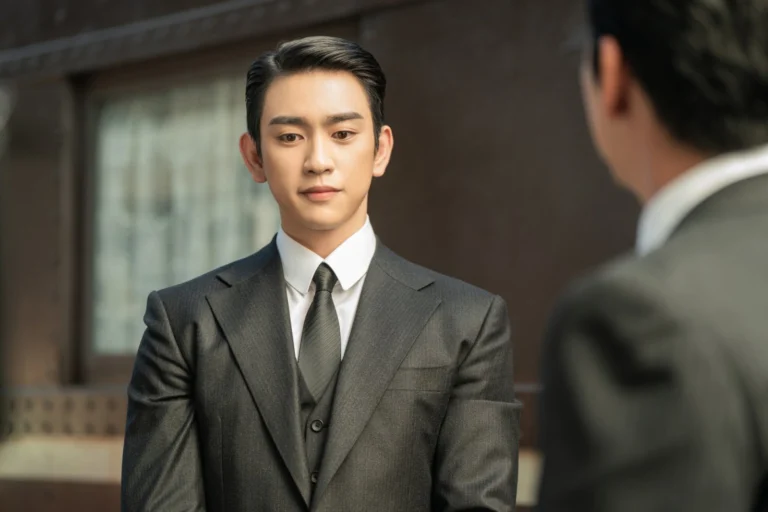 Park Jinyoung interpreta Kim Tae-ung, um intérprete do governo colonial japonês em 100 Dias de Mentiras