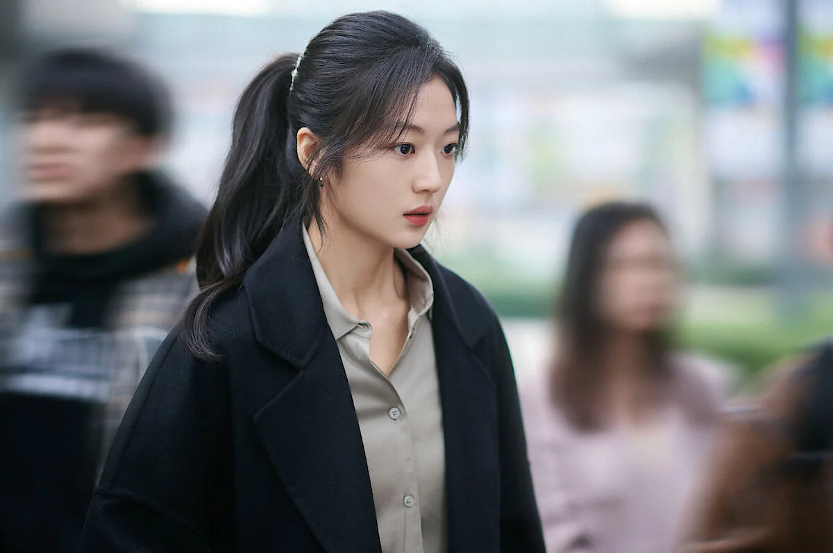 Sun Qian em cena de The Early Spring, em primeiro plano