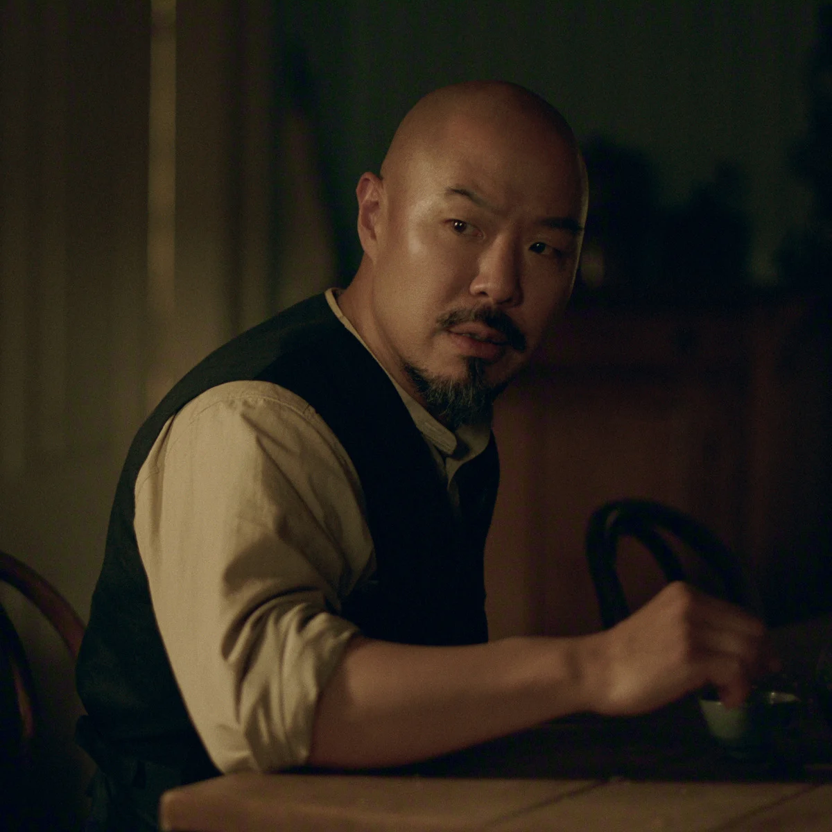 Hoon Lee como Lee em A Leste do Éden