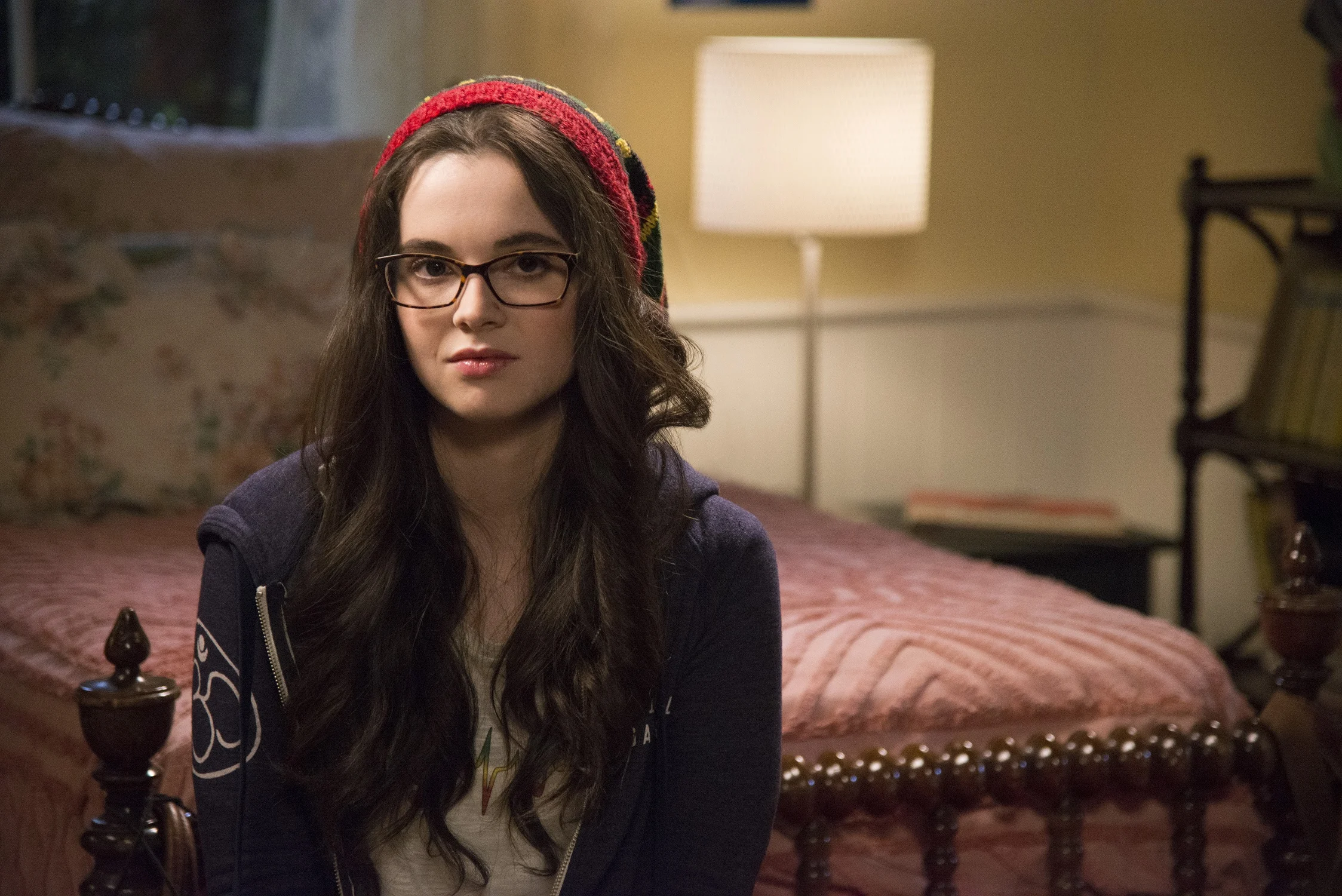 April Nardini, interpretada por Vanessa Marano, em uma cena de Gilmore Girls