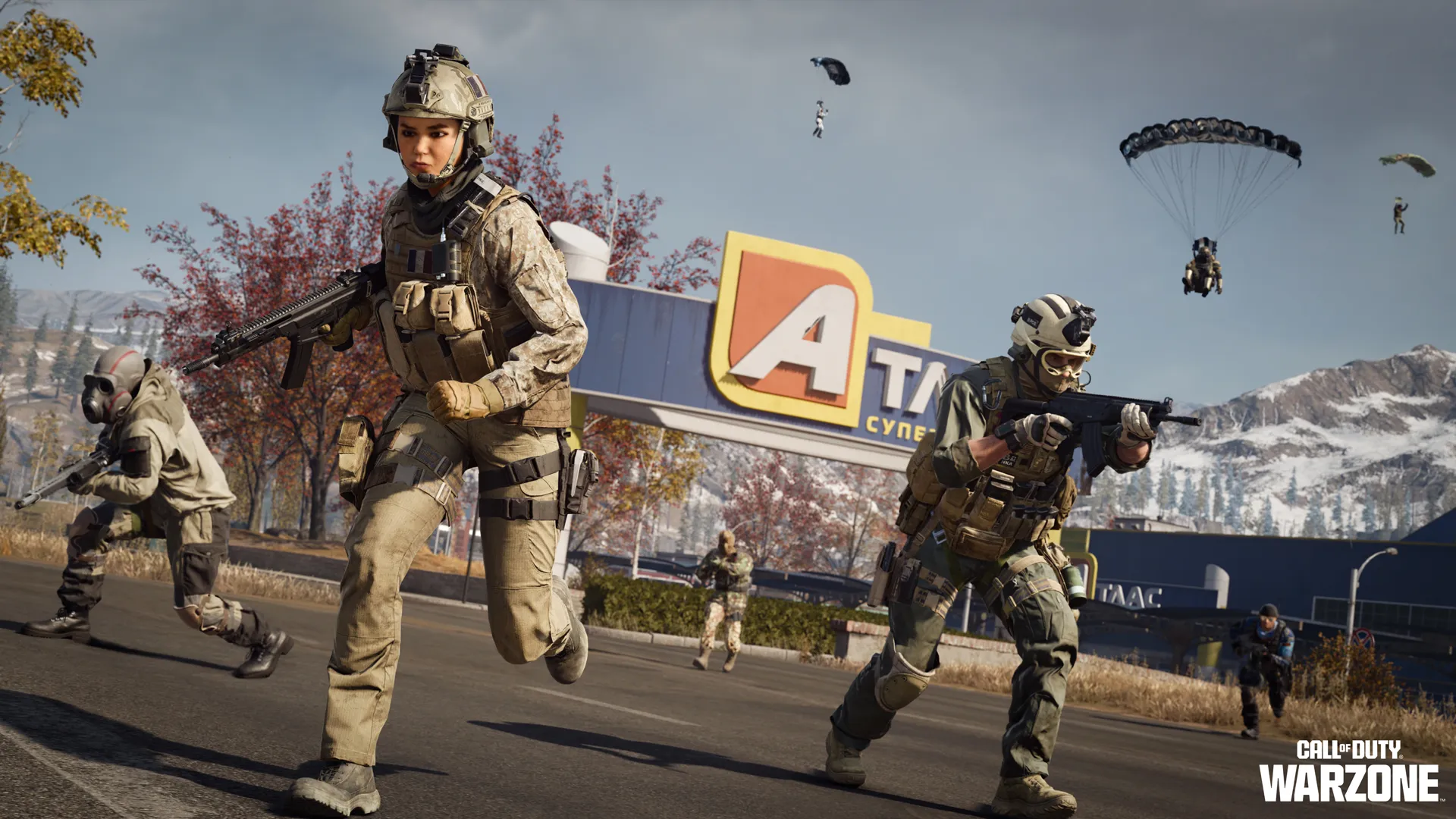 Operadores de Call of Duty Warzone correm armados enquanto outros jogadores descem de paraquedas
