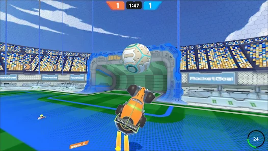 Carro laranja salta na direção de uma bola próxima ao gol azul em RocketGoal.io