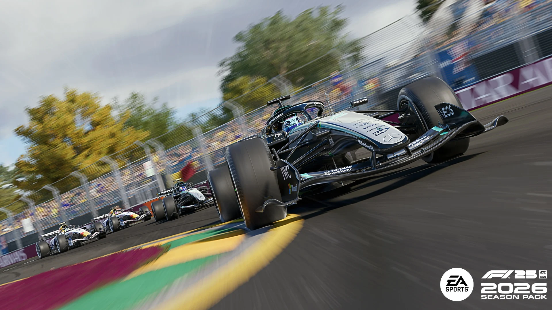 Carros Mercedes e Racing Bulls disputam uma corrida na expansão de 2026 de F1 25