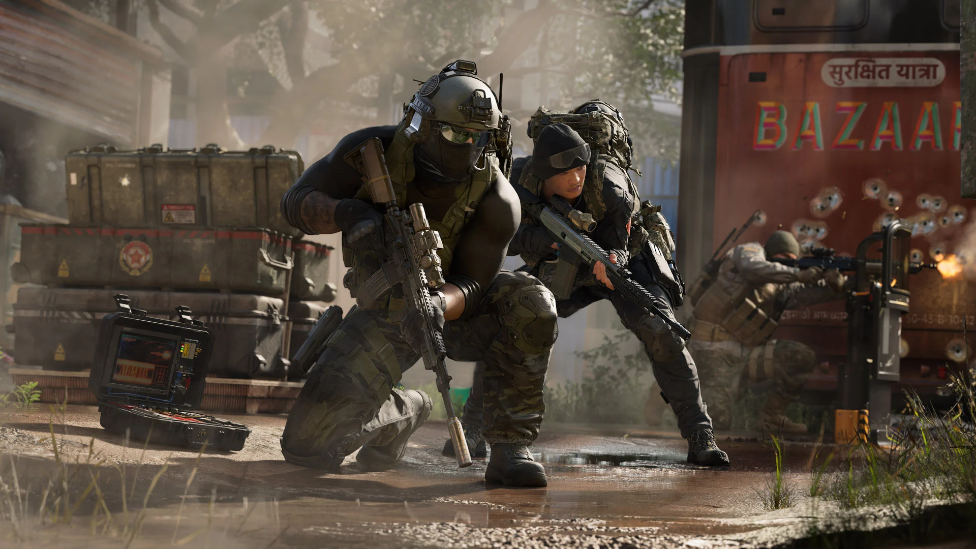 Operadores de Modern Warfare 4 avançam com armamentos por cenário urbano próximo a um ônibus