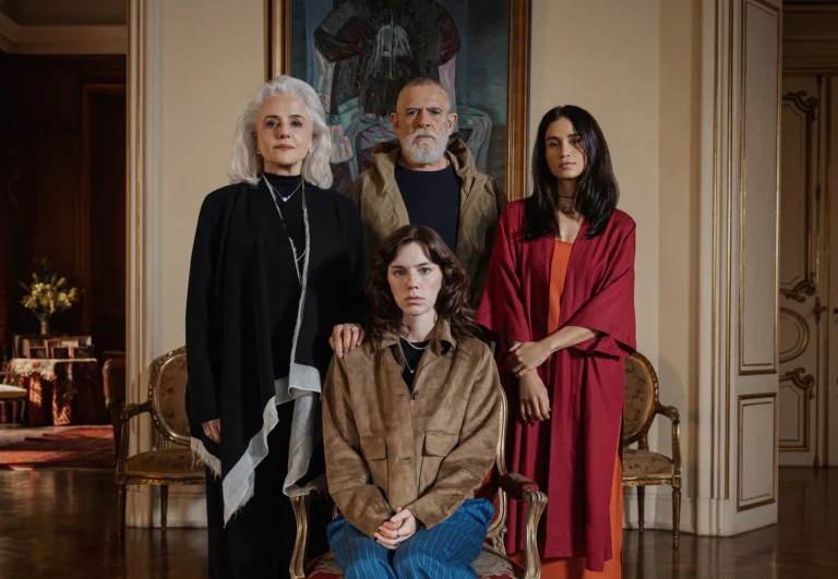 Marieta Severo, José de Abreu, Alice Wegmann e Nanda Costta em imagem de divulgação de Dom de Iludir