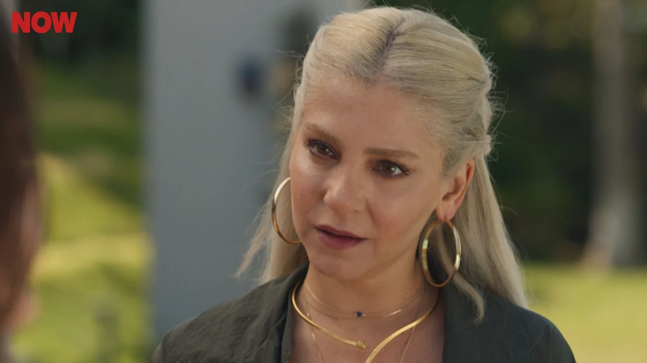 Didem, interpretada por Gökçe Eyüboğlu, em cena da novela turca Minha Vida Perfeita