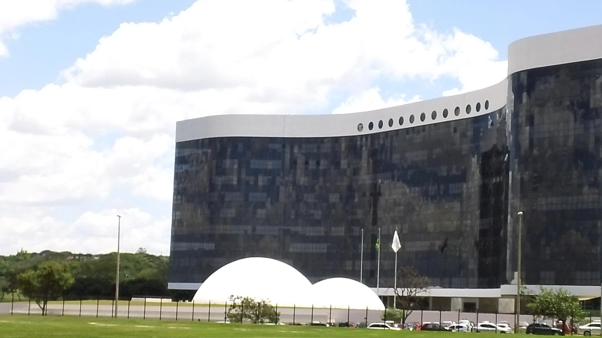 Fachada da sede do Tribunal Superior Eleitoral em Brasília