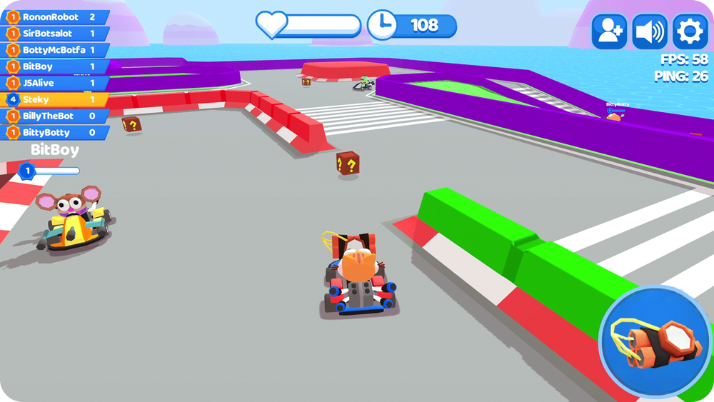 Smash Karts mostra karts coloridos disputando uma arena em 3D com caixas de itens.