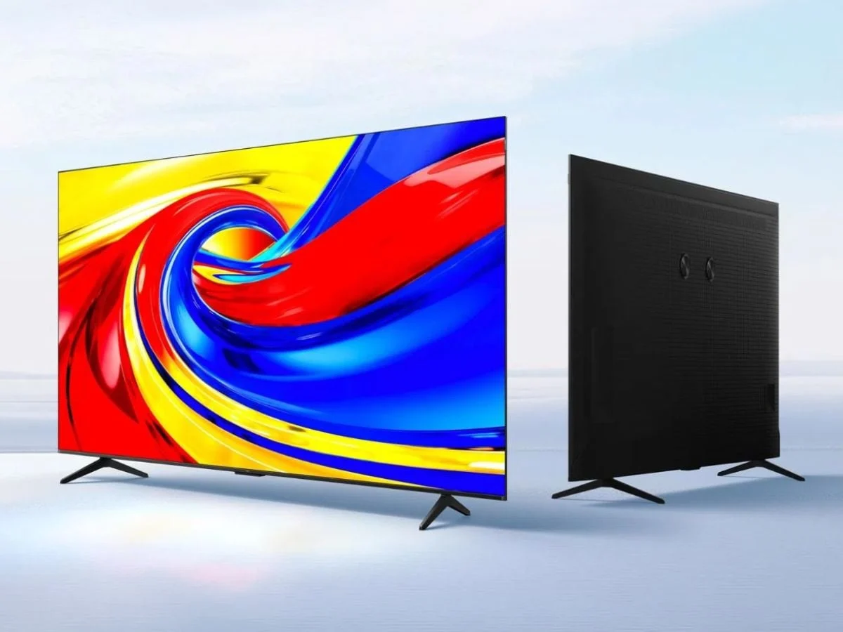 Televisor TCL P7L visto de frente e de trás, com tela QLED de bordas finas