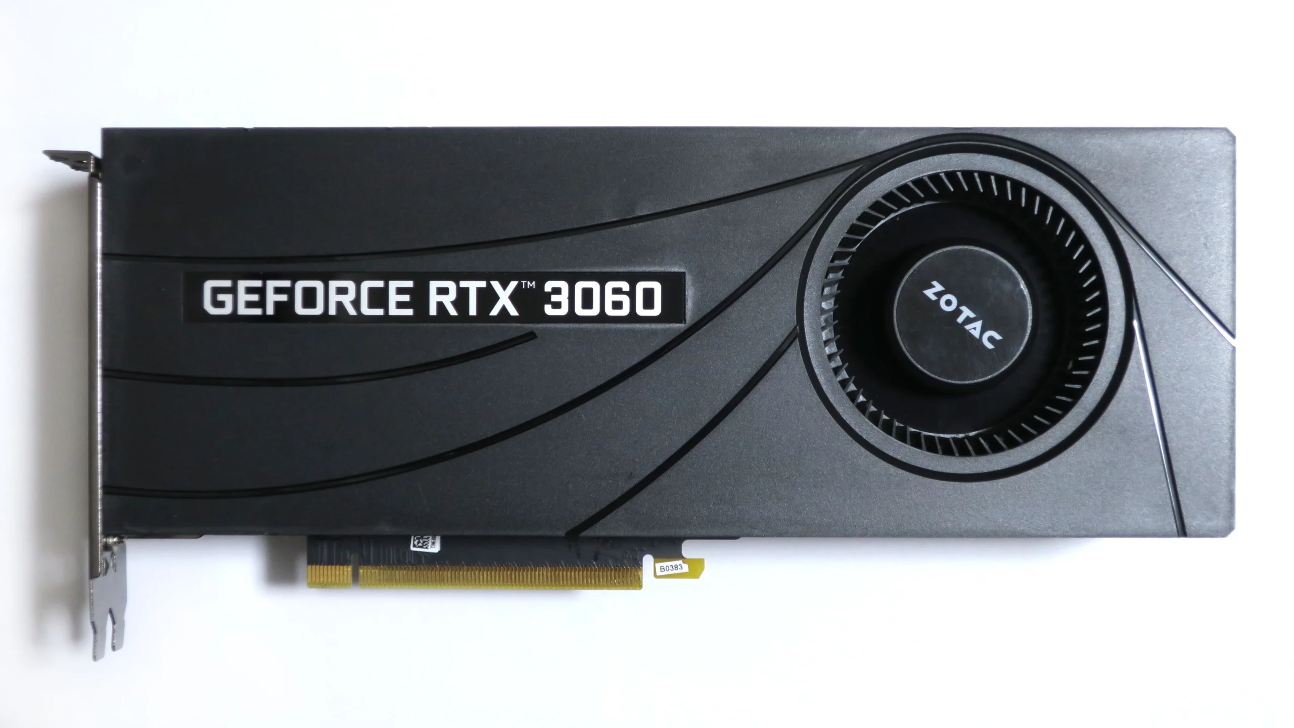 Placa de vídeo NVIDIA GeForce RTX 3060 de 12 GB fotografada de frente