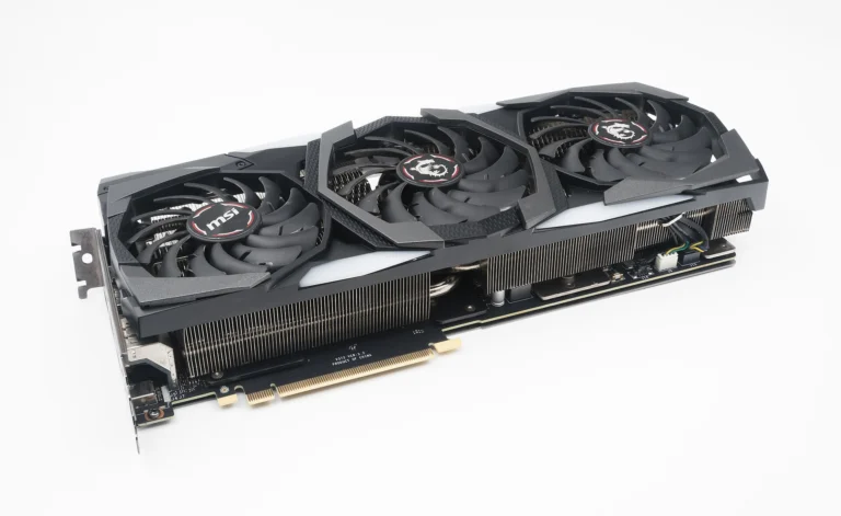Placa de vídeo MSI GeForce RTX 2080 vista fora do computador